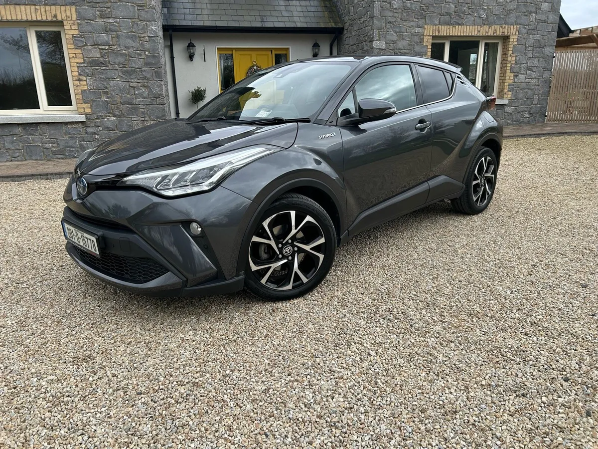 Toyota CHR 1.8 Hybrid Sport Low Milage - Image 3