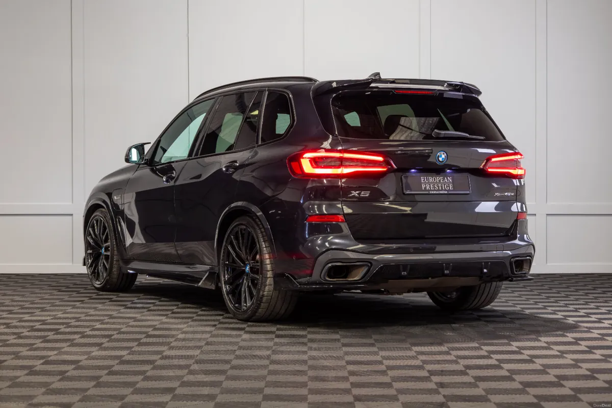 2023 BMW X5 X-Drive 45e M-Sport - Image 4