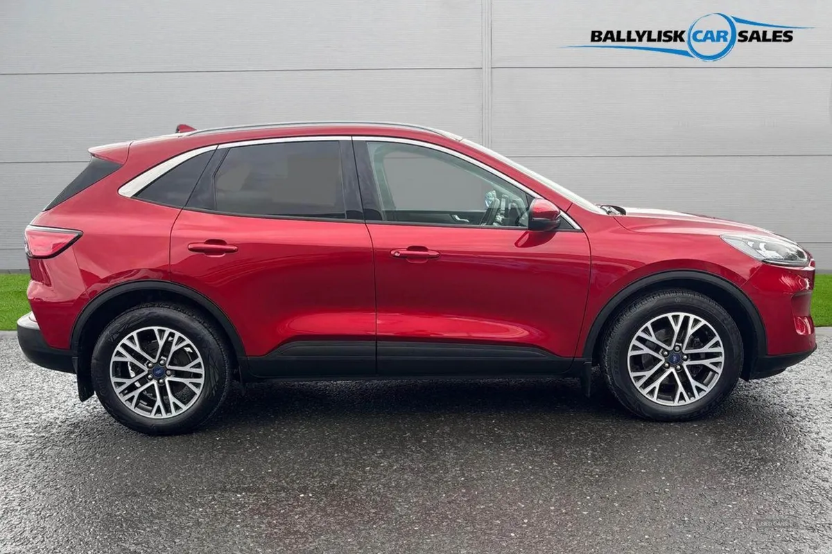 Ford Kuga 1.5 EcoBlue Titanium Edition SUV 5dr Die - Image 3