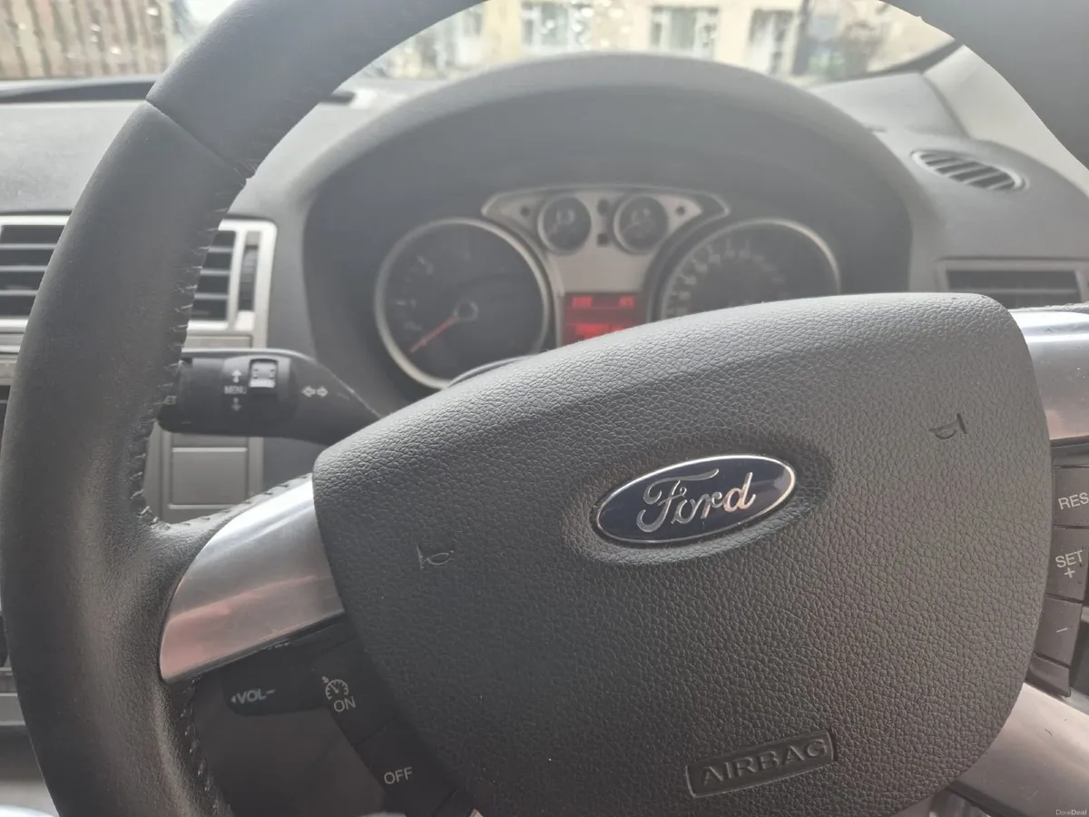 Ford Kuga 2011 - Image 4