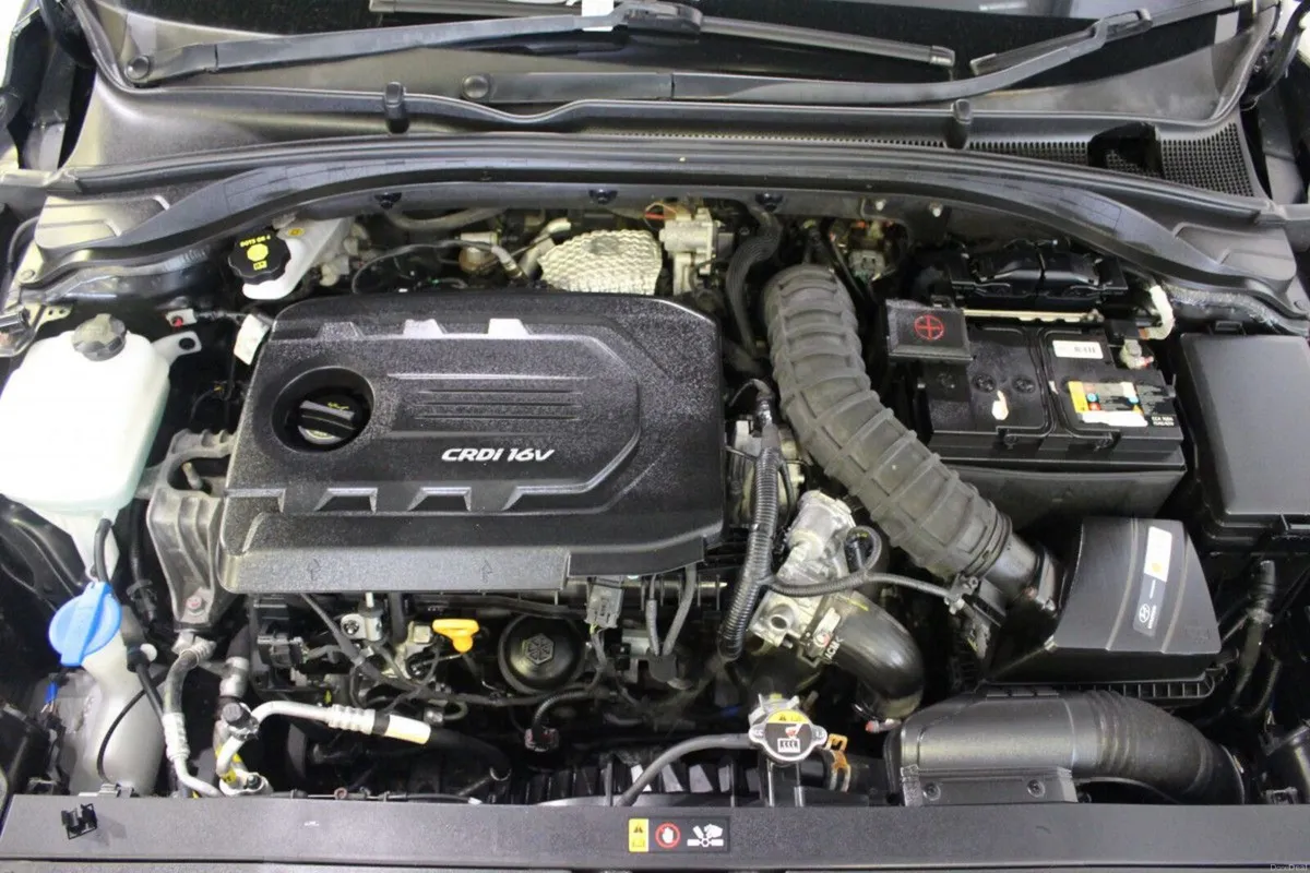 Hyundai i30 1.6 Diesel Deluxe - TENDER 32 - Image 4