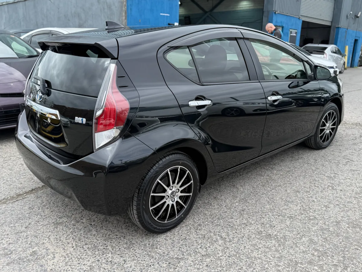 2015 Toyota Aqua hybrid Automatic - Image 4