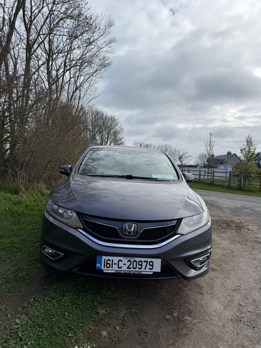 Honda Jade 2016 Sport universal HYBRID - Image 1