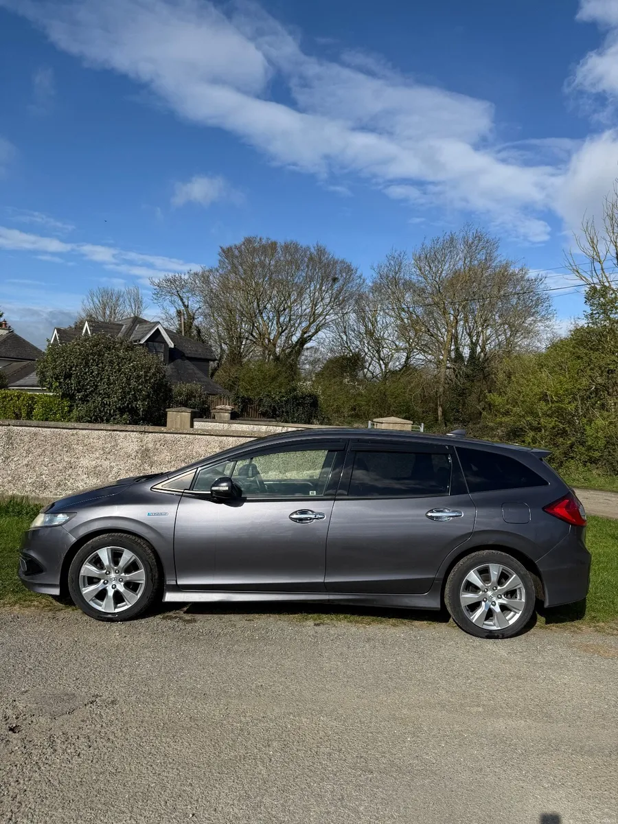 Honda Jade 2016 Sport universal HYBRID - Image 4