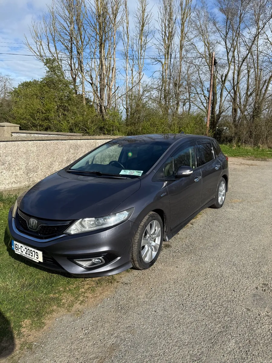 Honda Jade 2016 Sport universal HYBRID - Image 1
