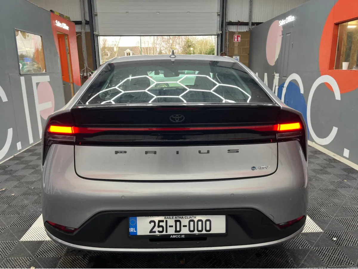 Toyota Prius €33950 2025 TOYOTA PRIUS X 1.8 AUTOMA - Image 3