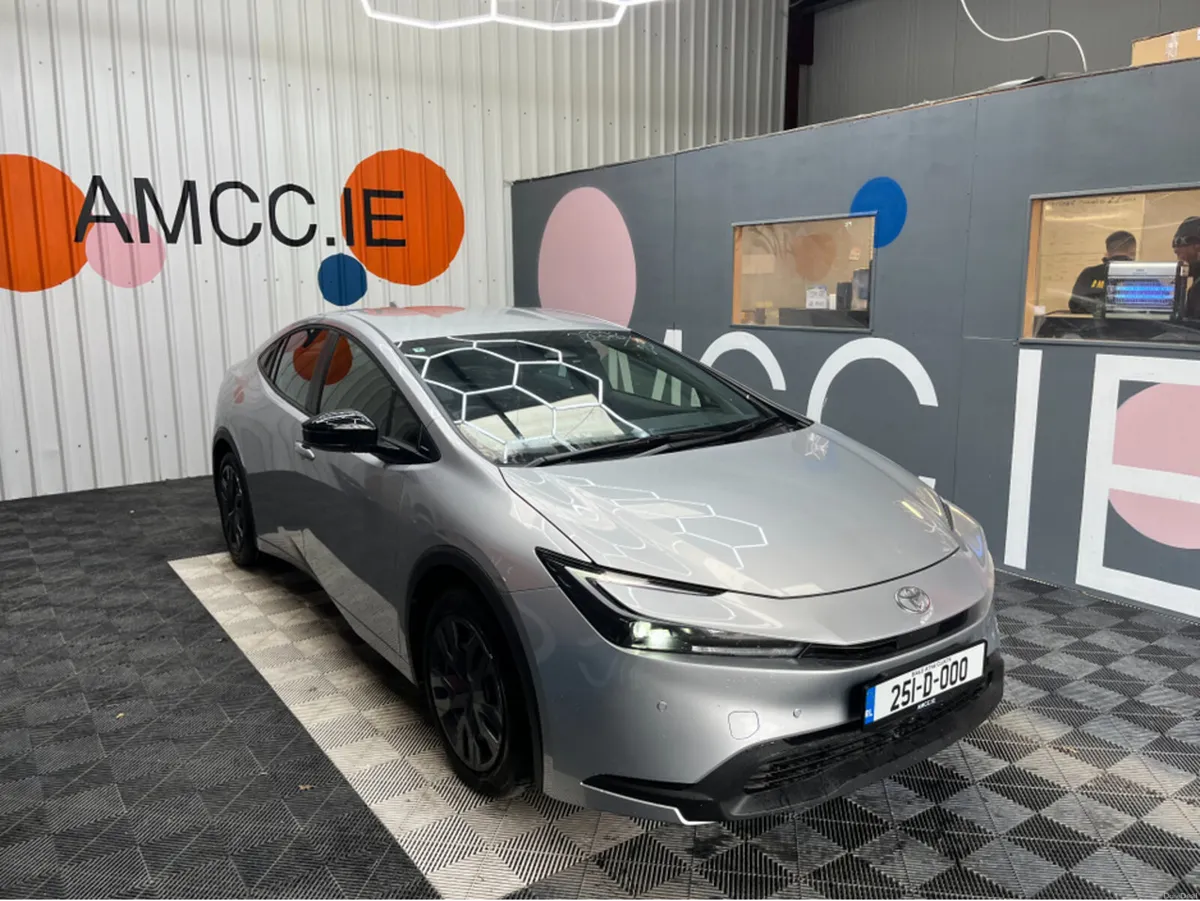 Toyota Prius 2025 TOYOTA PRIUS X 1.8 AUTOMATIC / C - Image 1