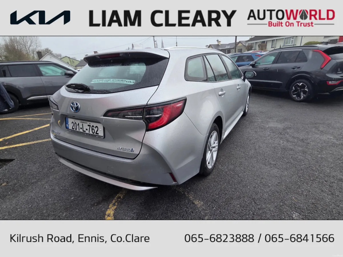 Toyota Corolla HYBRID LUNA T/S AUTO 4DR - Image 3