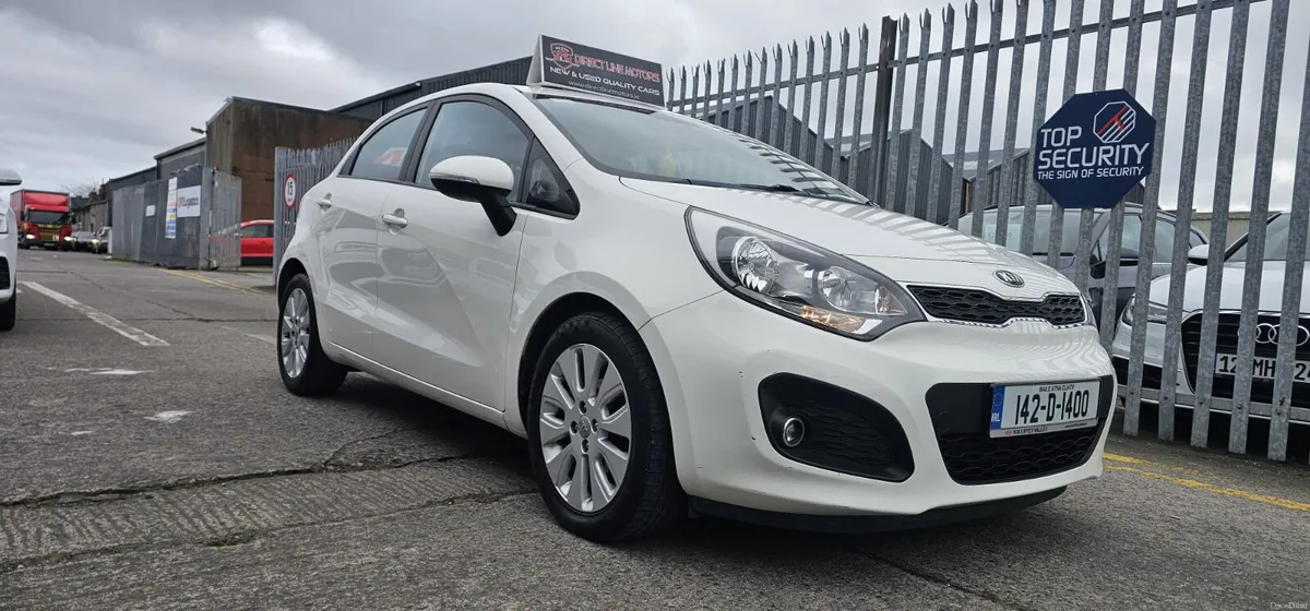 2014 Kia Rio    (2 Owners & low milage) - Image 2