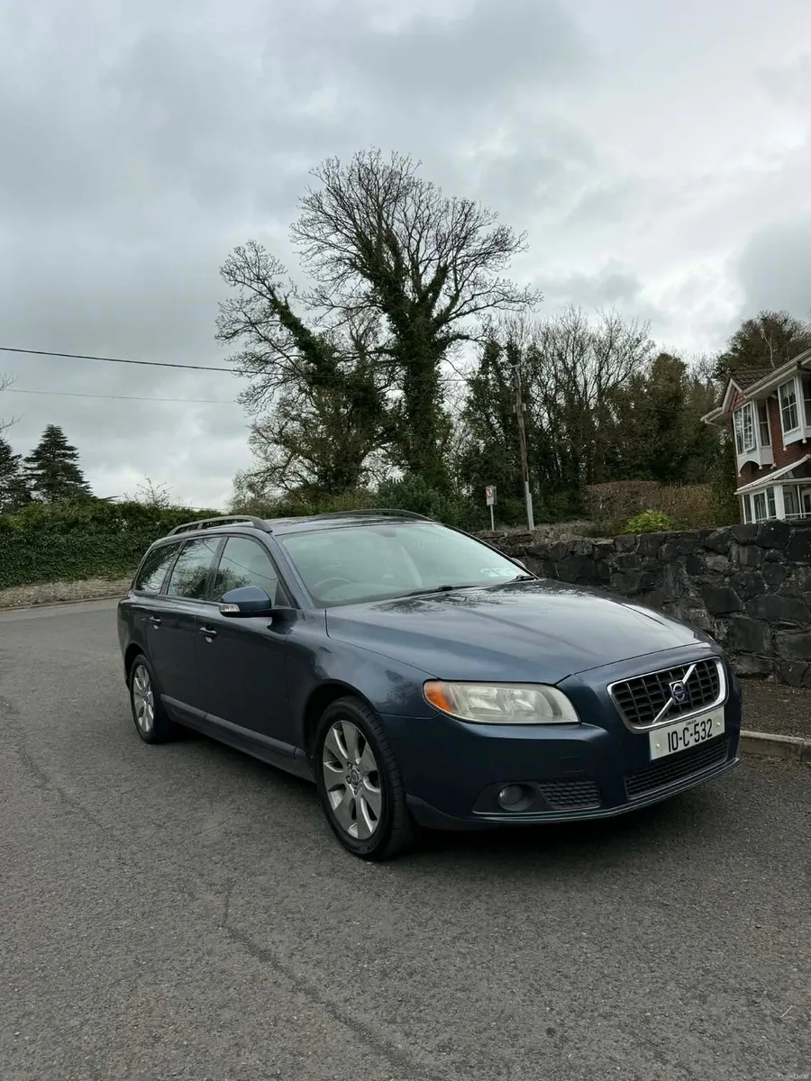 2010 Volvo V70 2.0D S | 6 speed manual - Image 2