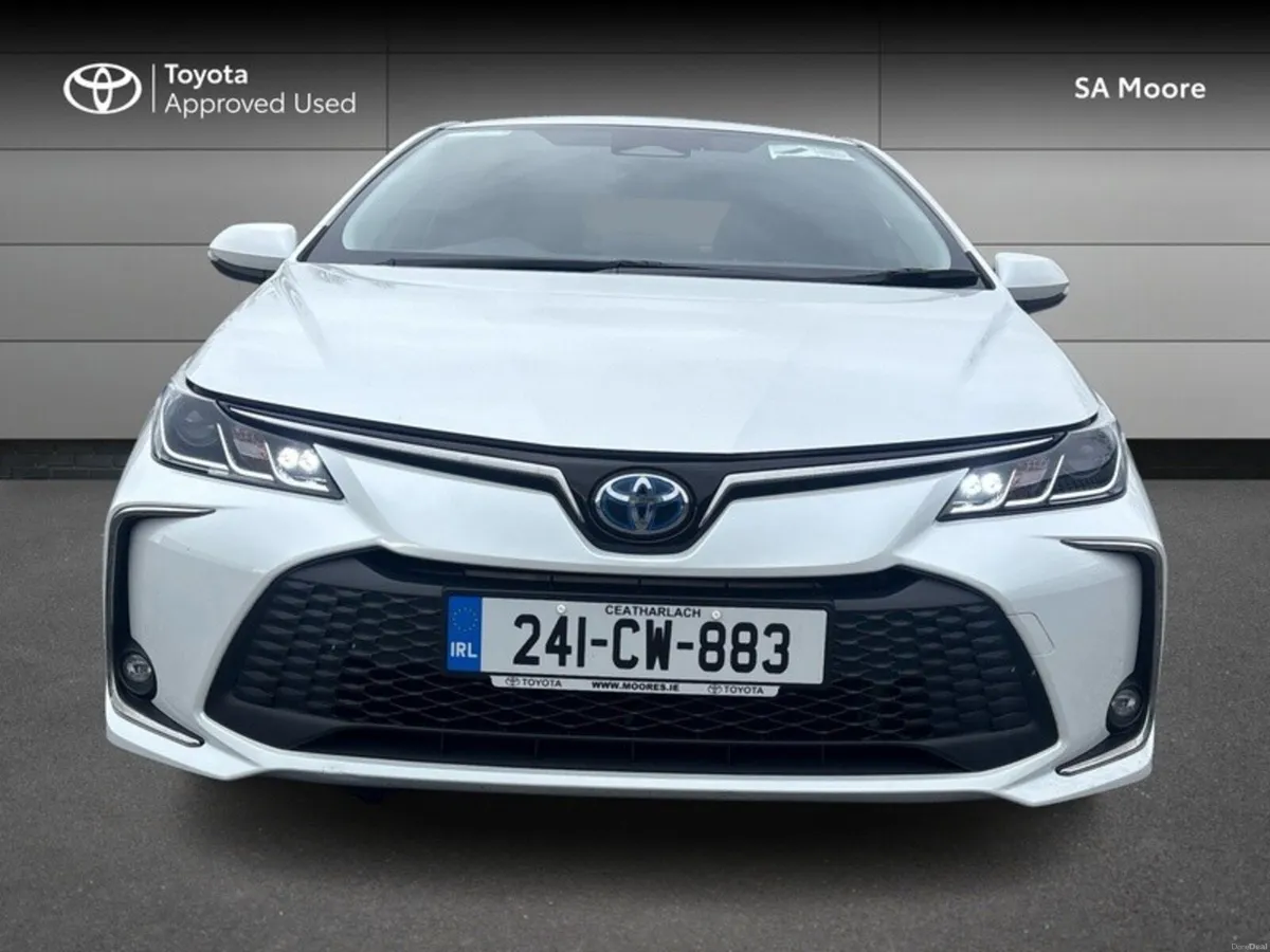 Toyota Corolla HYBRID LUNA SPORT SALOON - Image 5