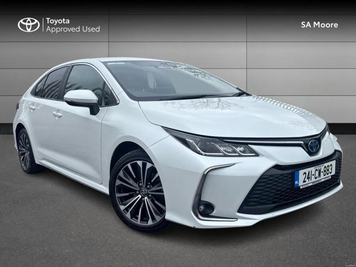 Toyota Corolla HYBRID LUNA SPORT SALOON - Image 1