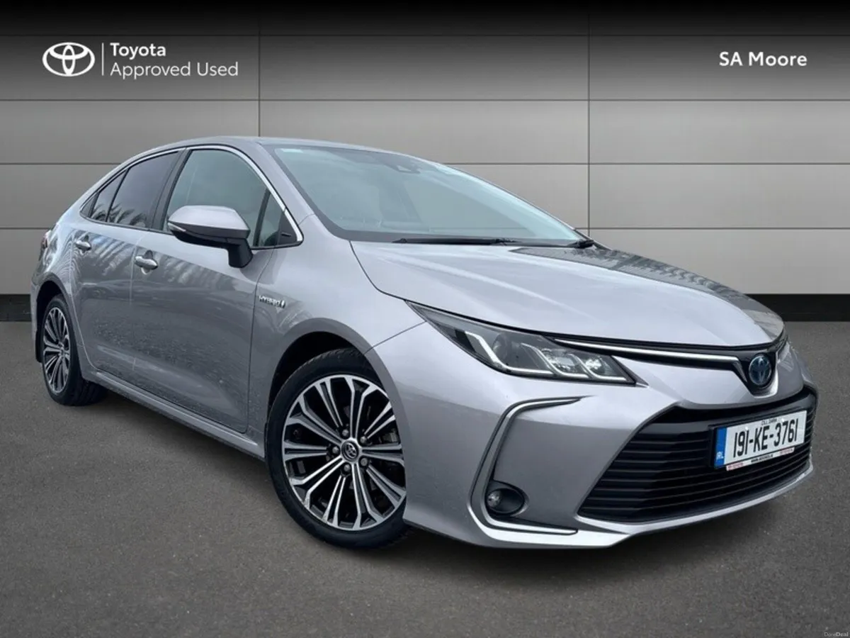 Toyota Corolla HYBRID LUNA SPORT SALOON - Image 1