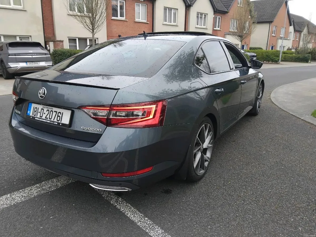 SKODA SUBERB - Image 4