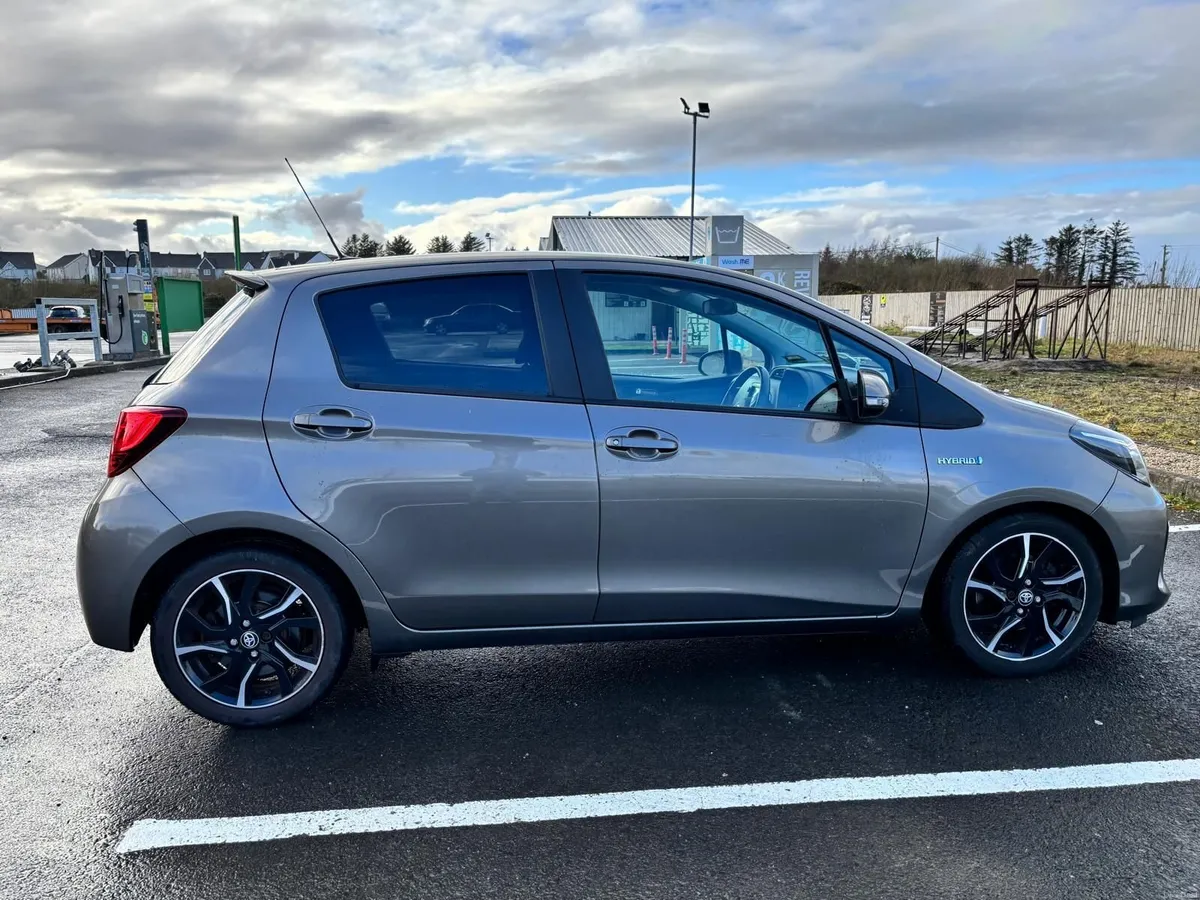 Toyota Yaris 2016 - Image 2