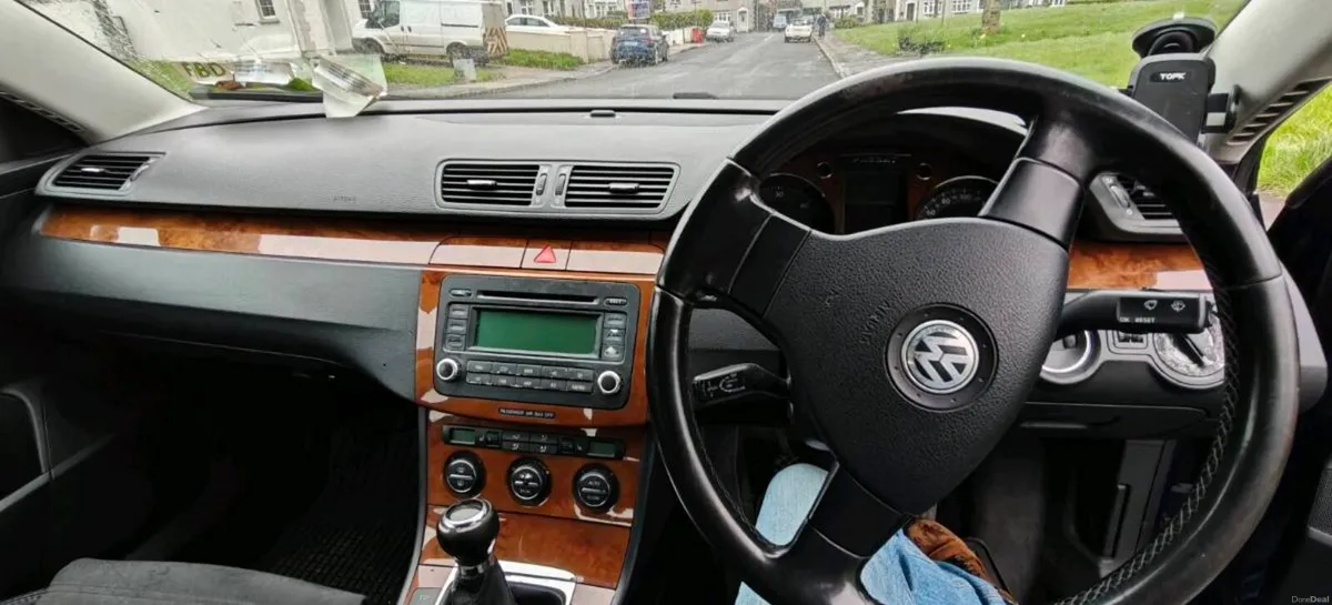 Volkswagen Passat - Image 4