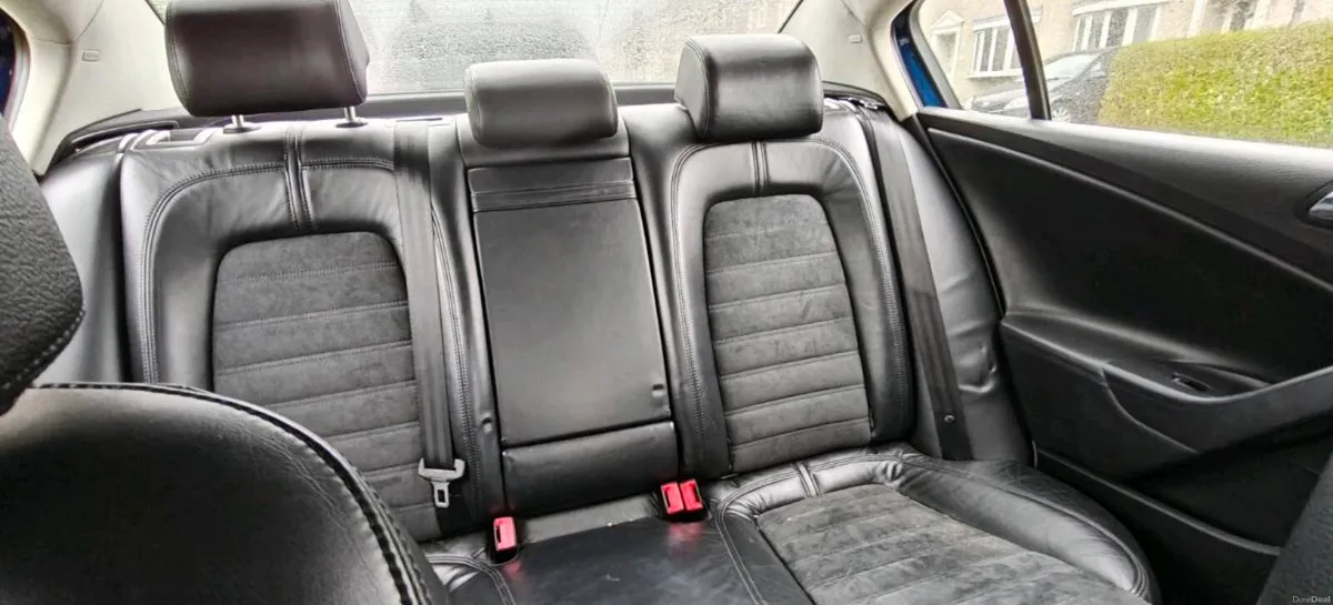 Volkswagen Passat - Image 4