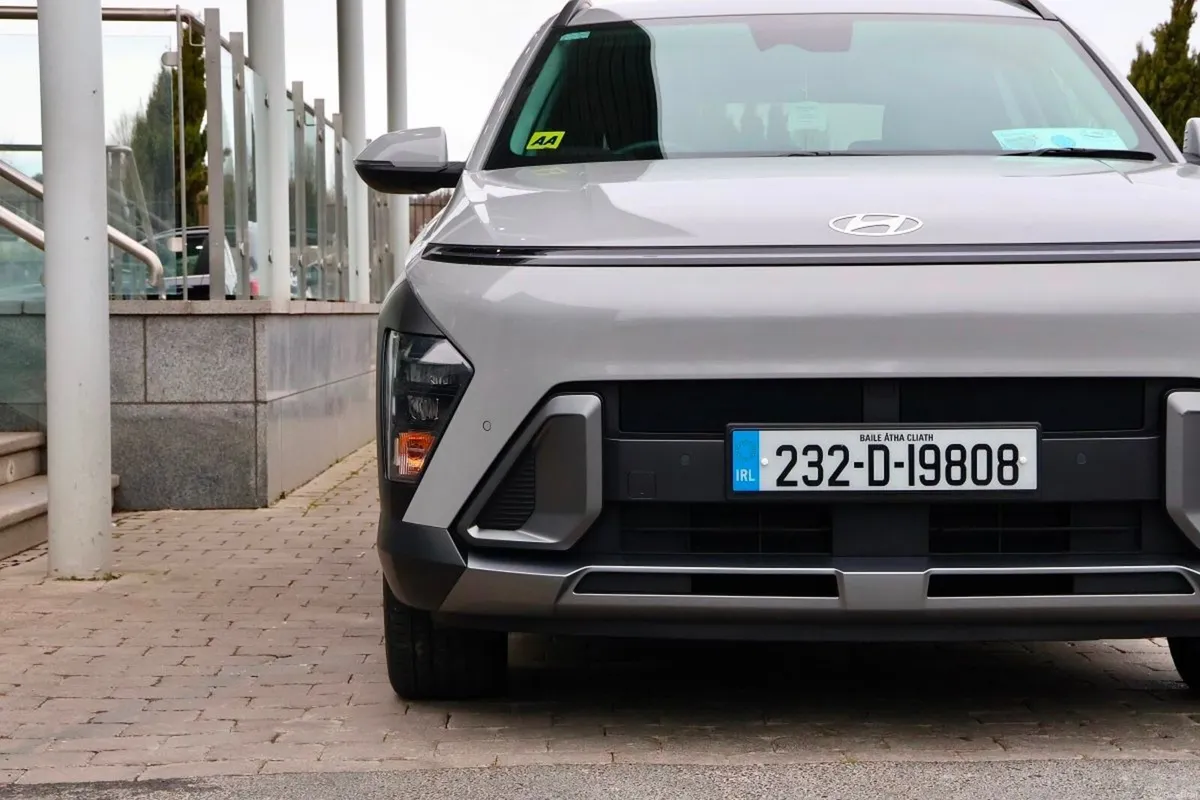 Hyundai KONA 1.6 HYBRID Elegance Auto - Image 3