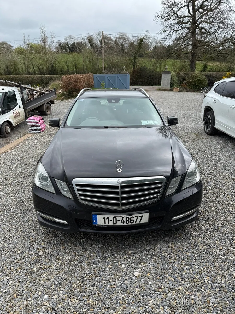 2011 Mercedes E class 7 seater diesel - Image 2