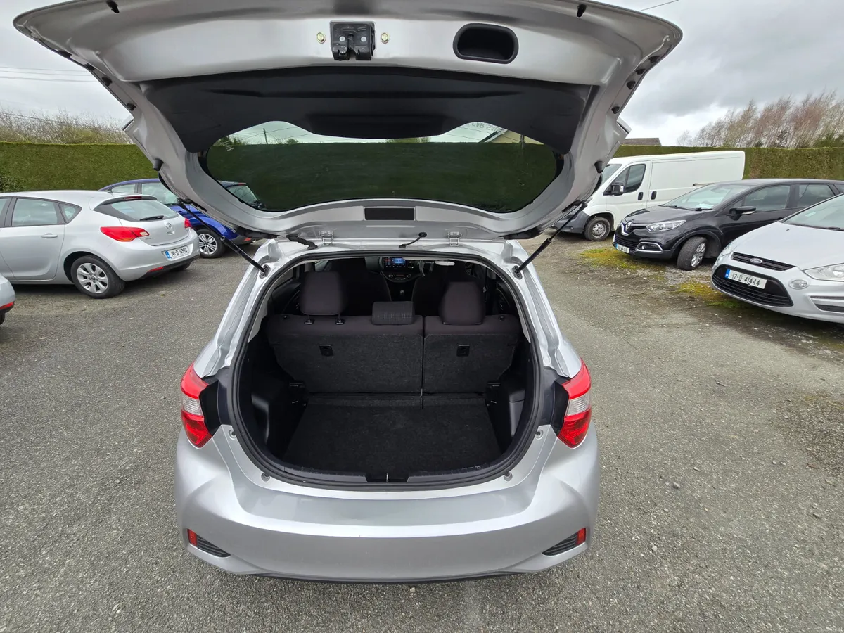 181 Toyota Vitz Yaris Hybrid Automatic - Image 6