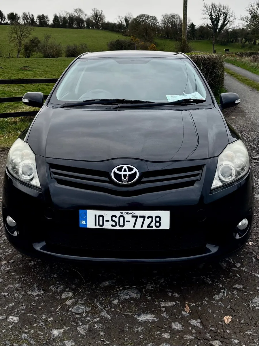 Toyota Auris SR 2010 - Image 4
