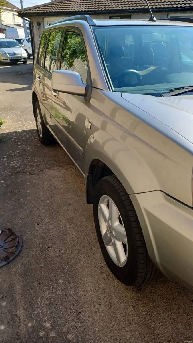 Nissan X Trail 2.0 2whl drive - Image 3