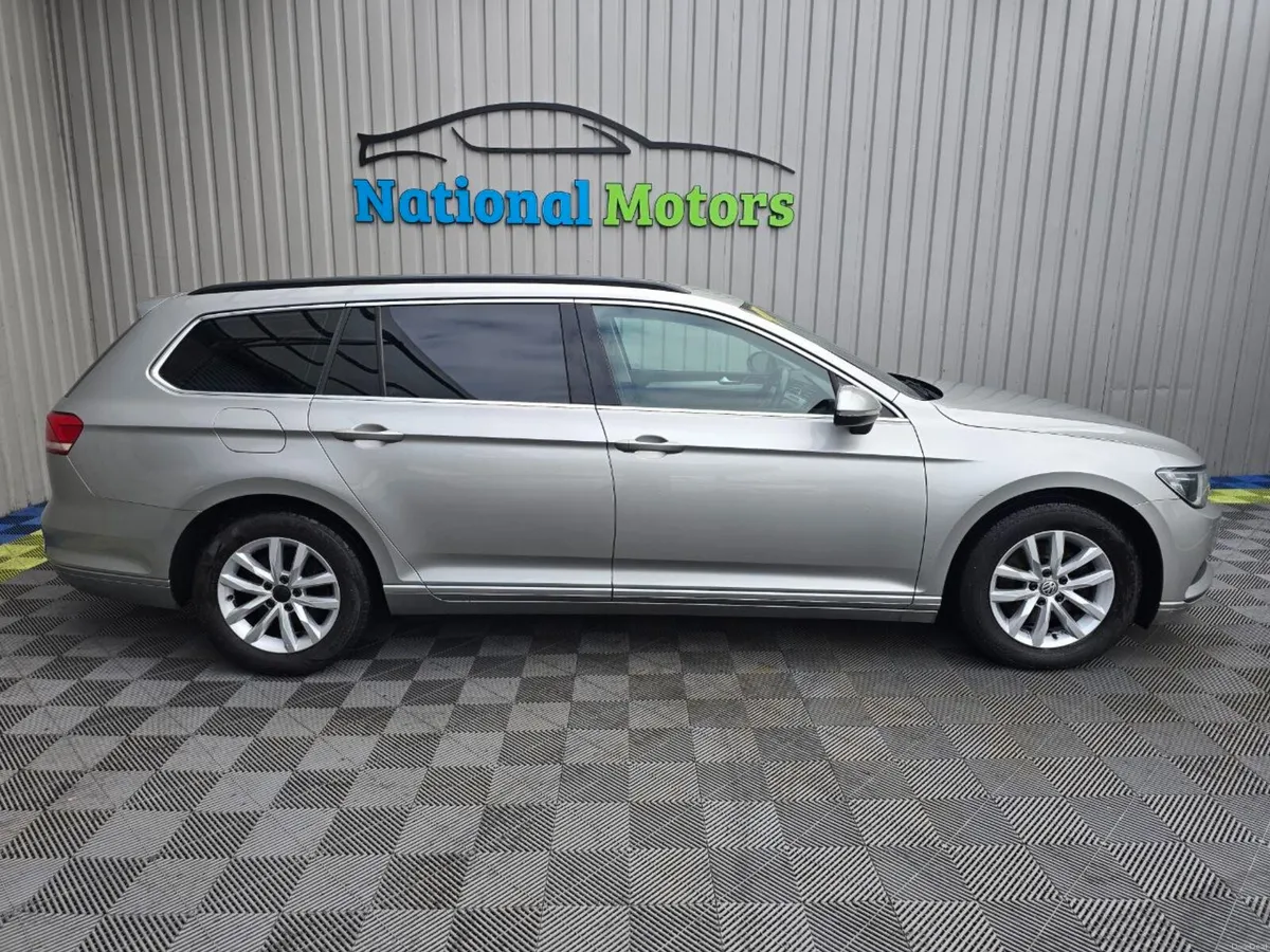 2015 Volkswagen Passat 1.6 TDI Comfortline - Image 3