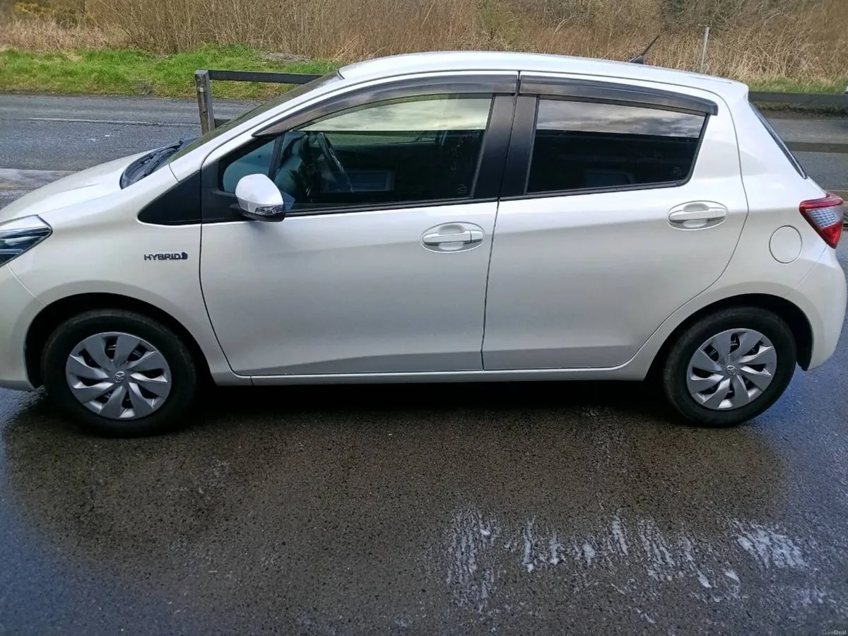 Toyota Vitz 2017 - Image 3