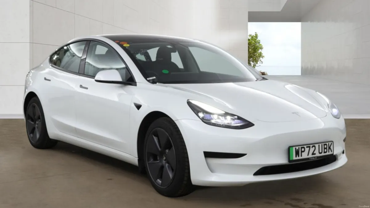 Tesla Model 3 2022 - Image 3