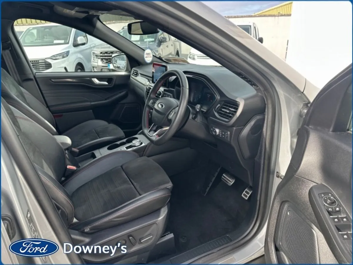 Ford Kuga 2.5 PHEV ST-LINE AUTOMATIC - Image 2