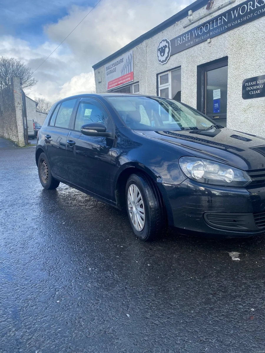 Volkswagen Golf 2010 - Image 1