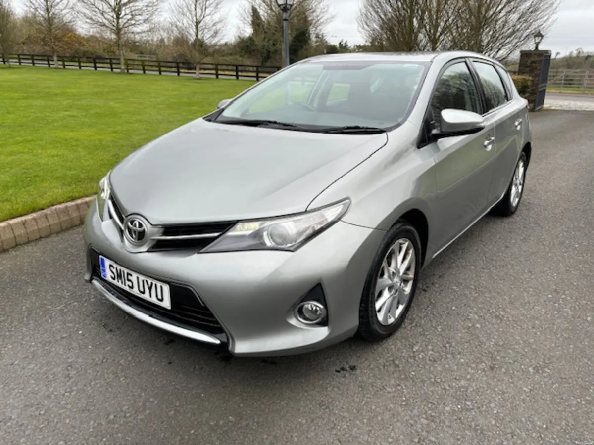 Toyota Auris 2015 - Image 3