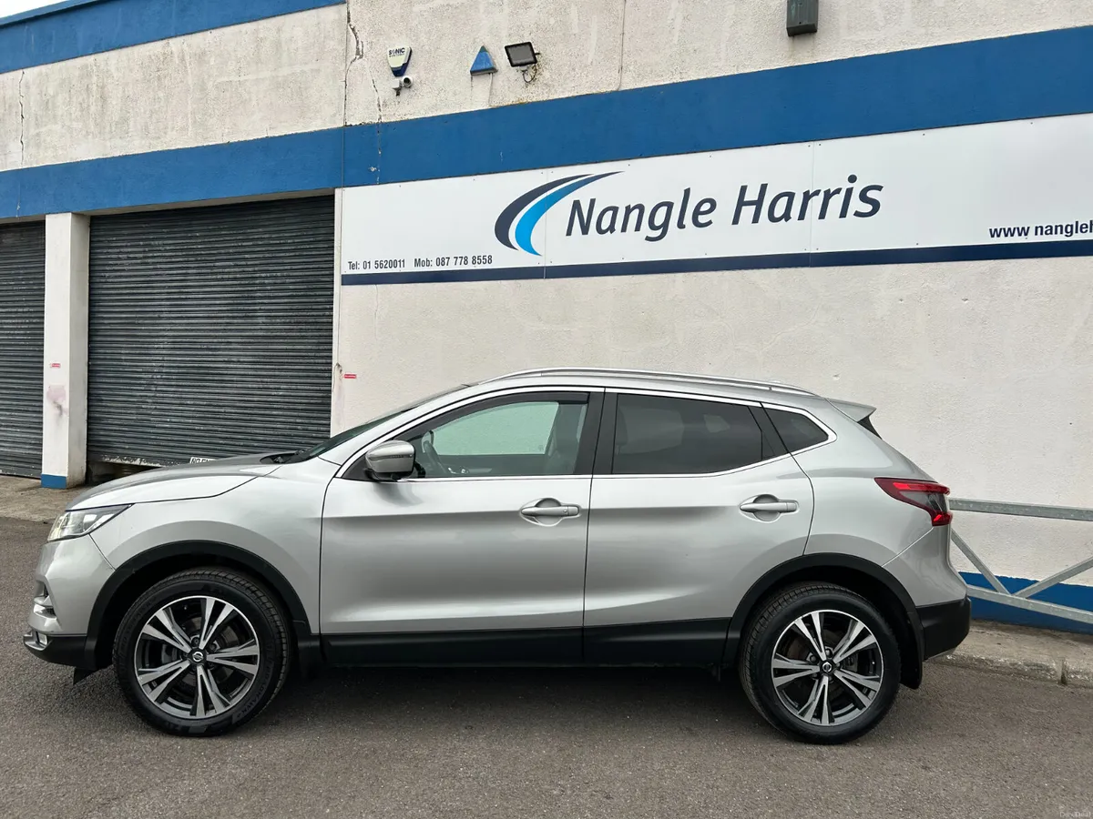 Nissan Qashqai PAN ROOF. - Image 2