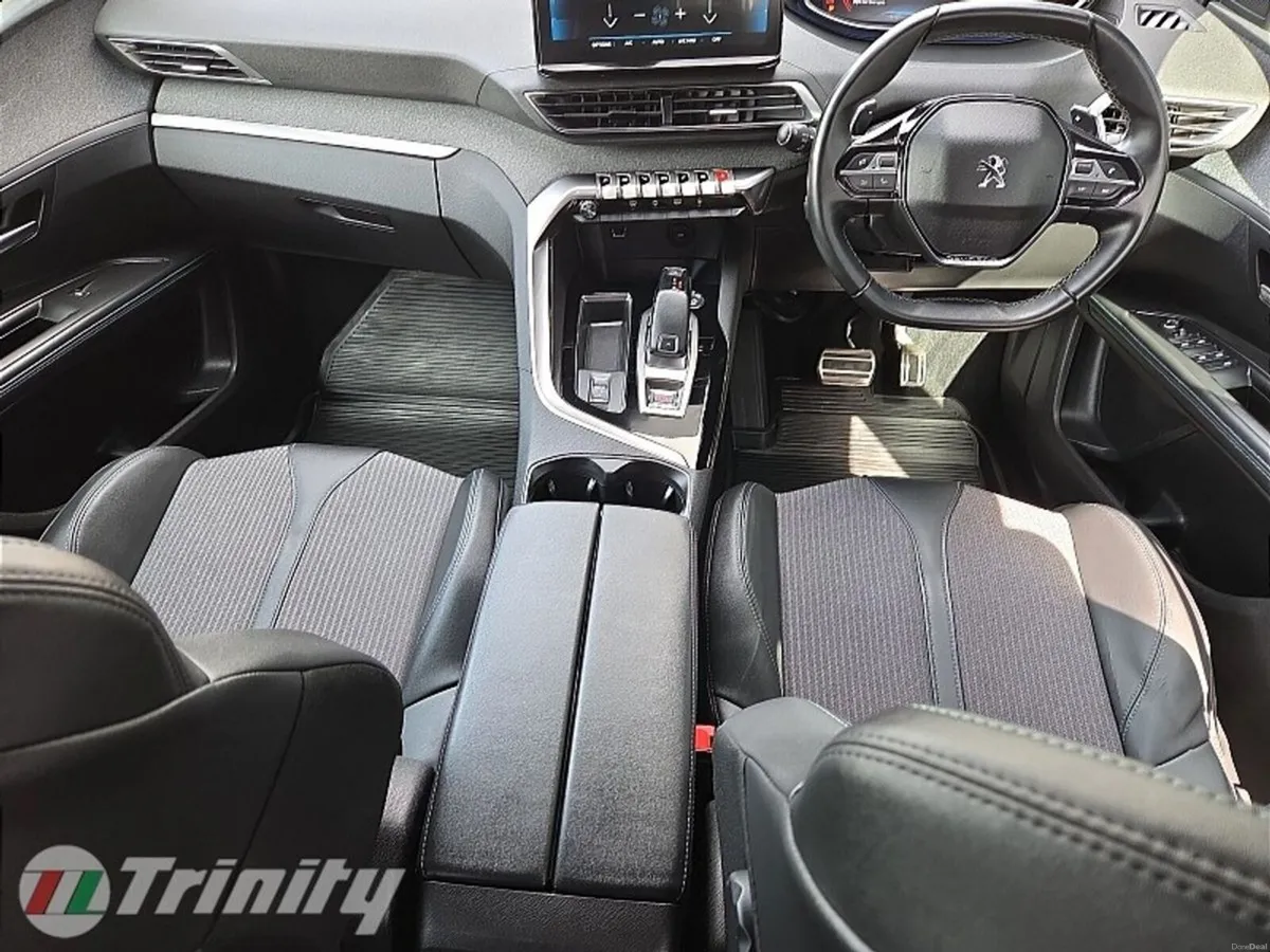 Peugeot 5008 ** 1.5 BLUEHDI 130BHP ALLURE AUTO ** - Image 2