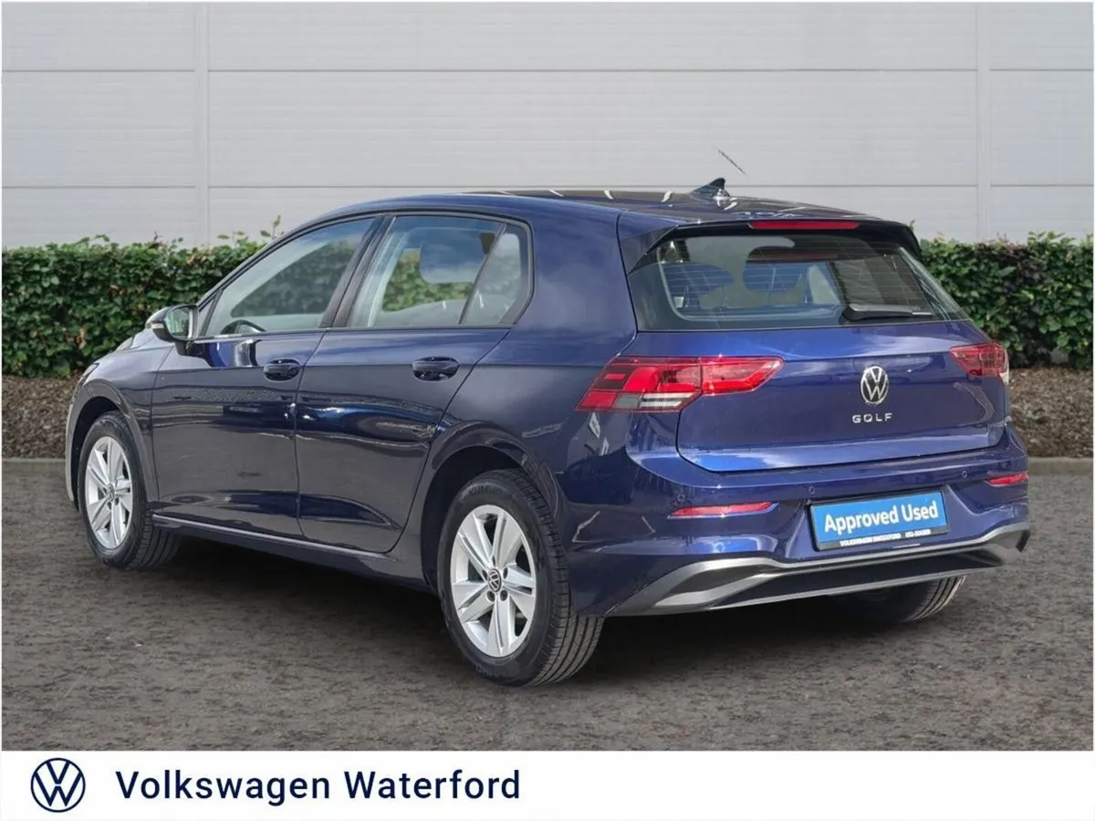 Volkswagen Golf 1.0 TSI 110HP Life - Image 3