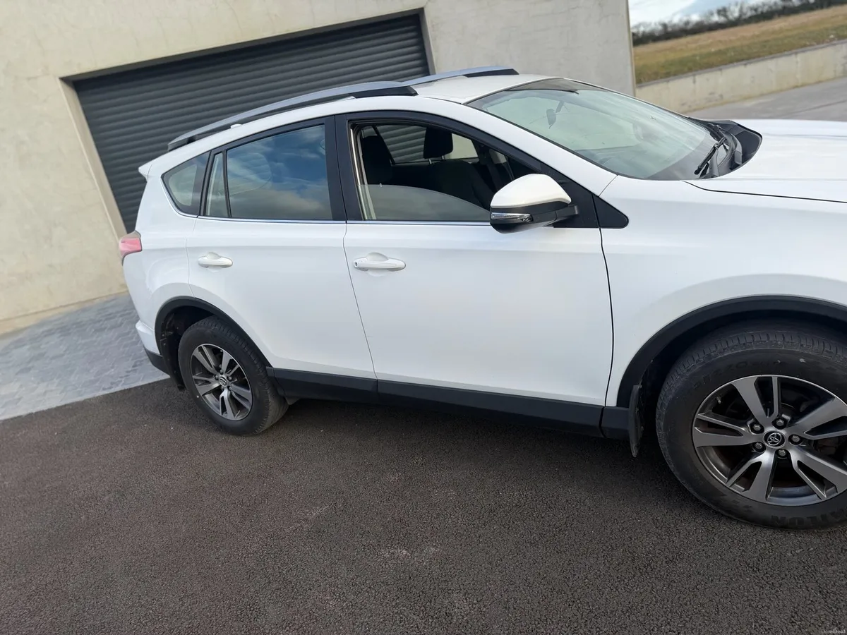 Toyota Rav - Image 2