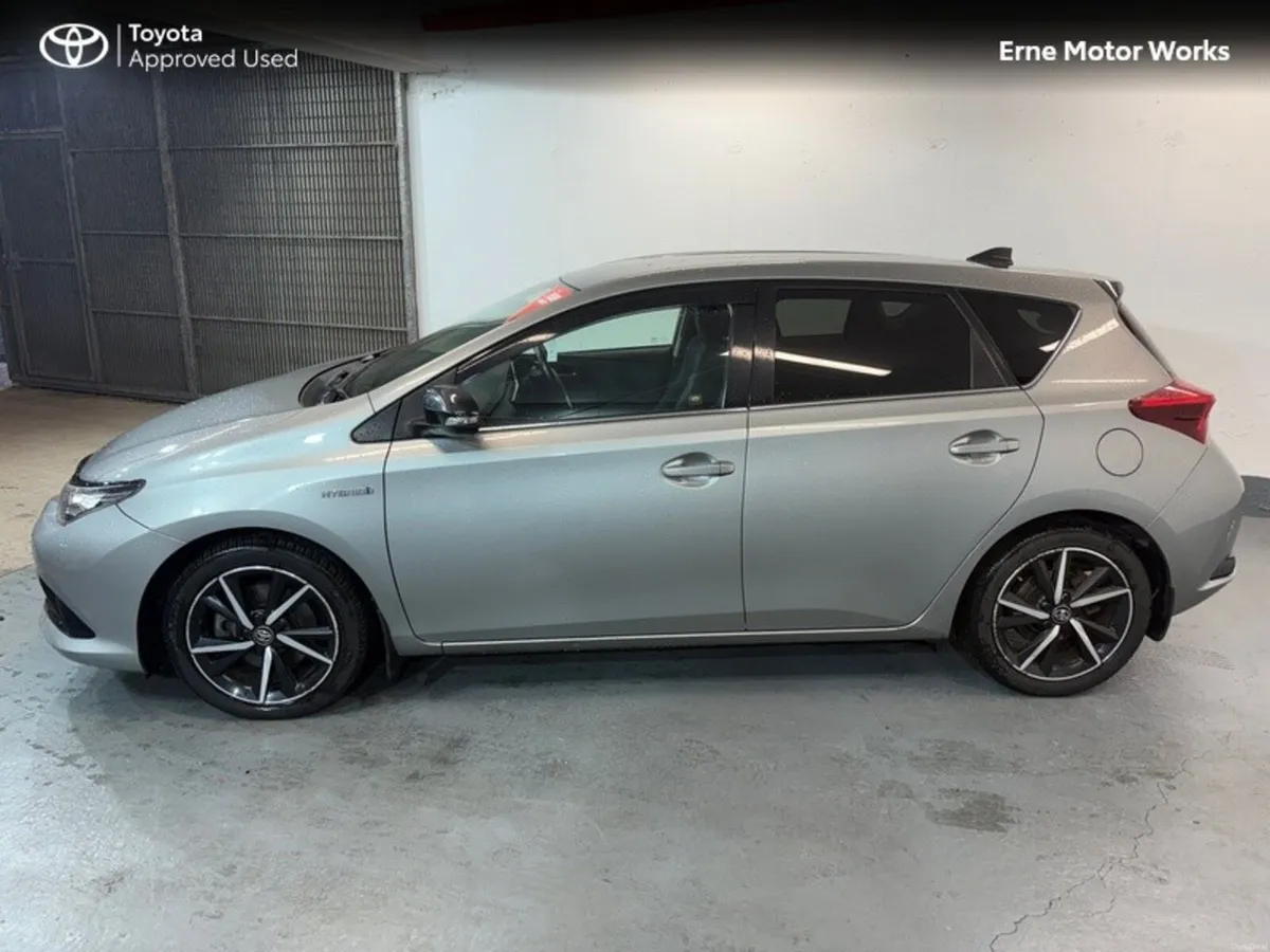 Toyota Auris AURIS HYBRID LUNA SPORT*REDUCED BY €5 - Image 2