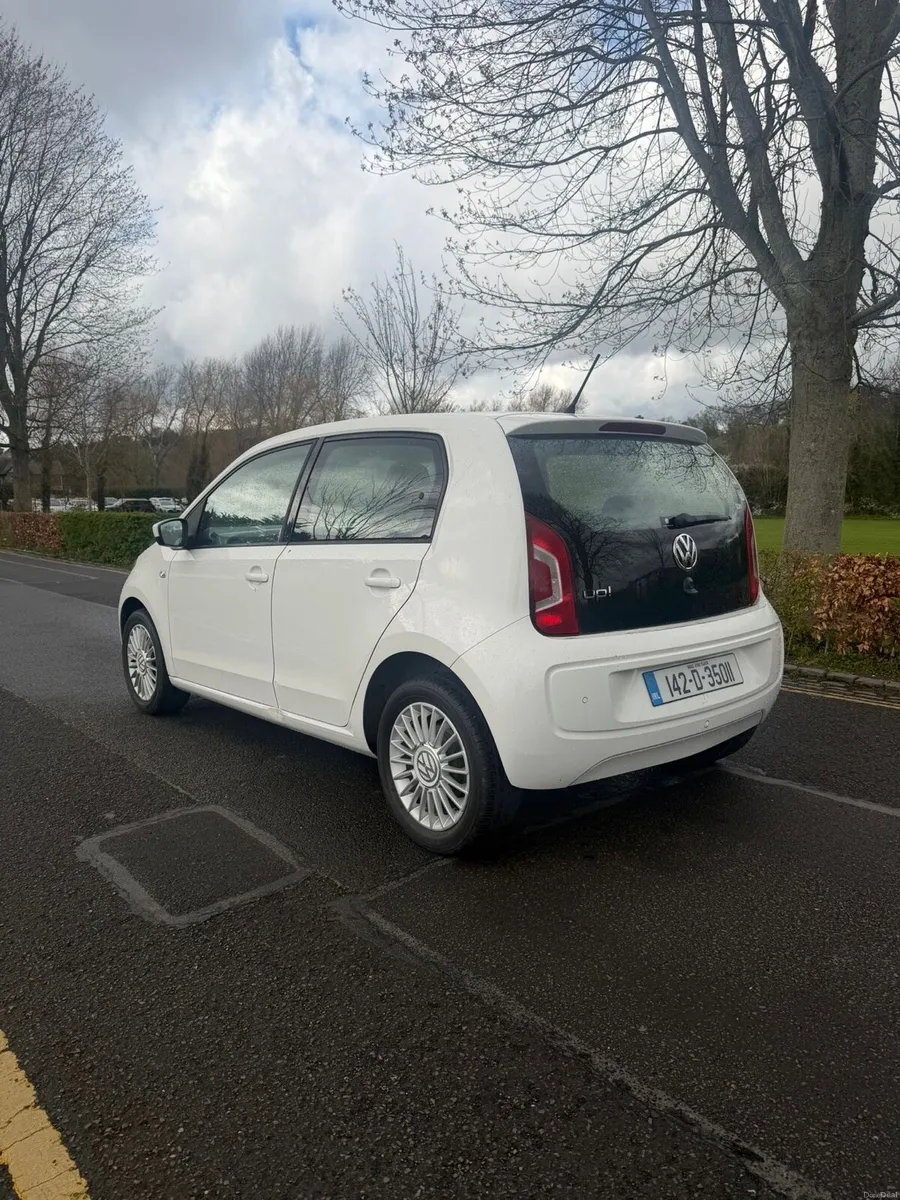Volkswagen up - Image 1