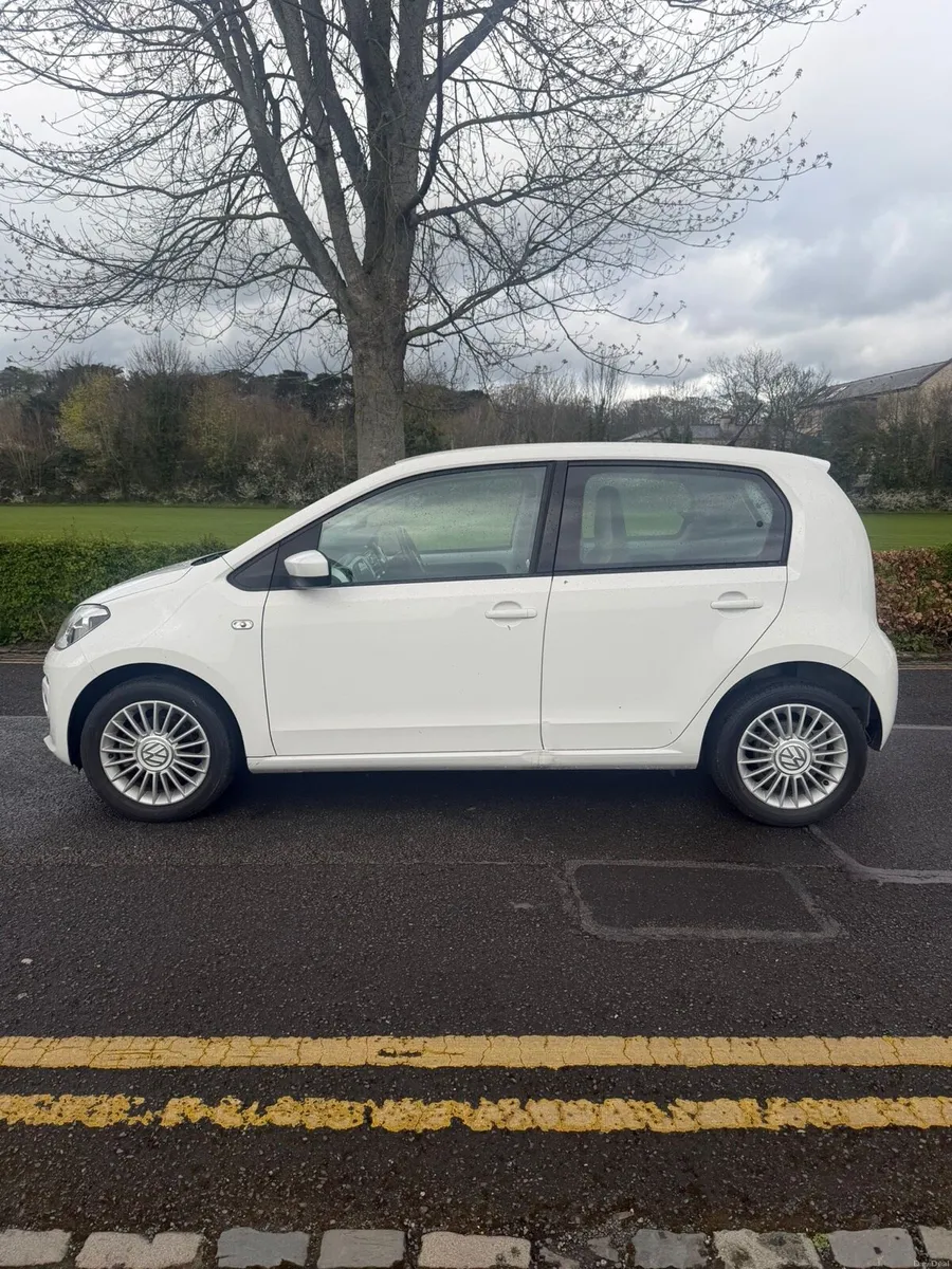 Volkswagen up - Image 2