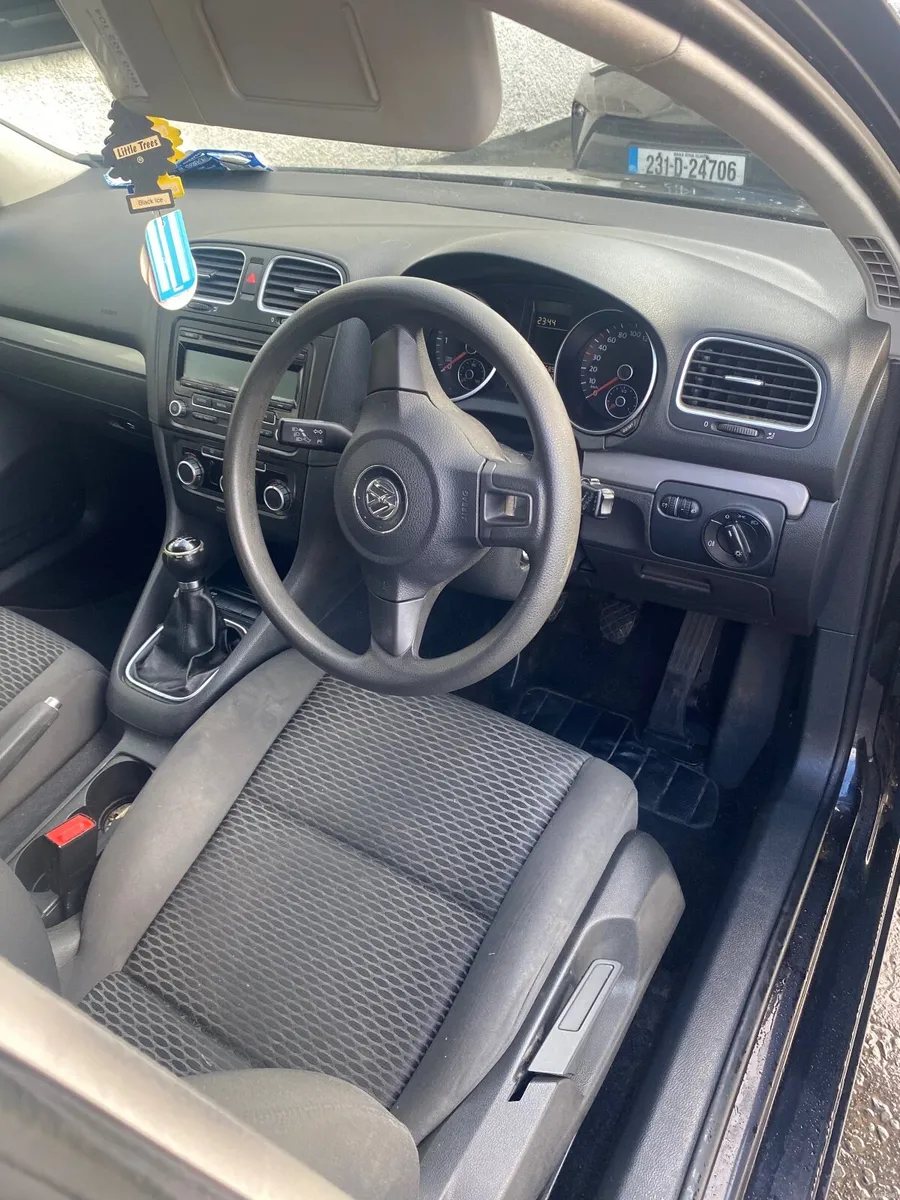Volkswagen Golf 2010 - Image 3