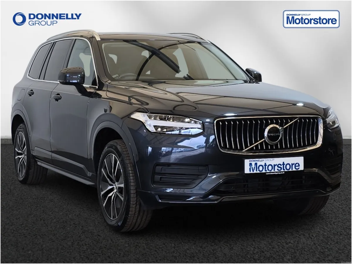 Volvo XC90 Estate Momentum - Image 1