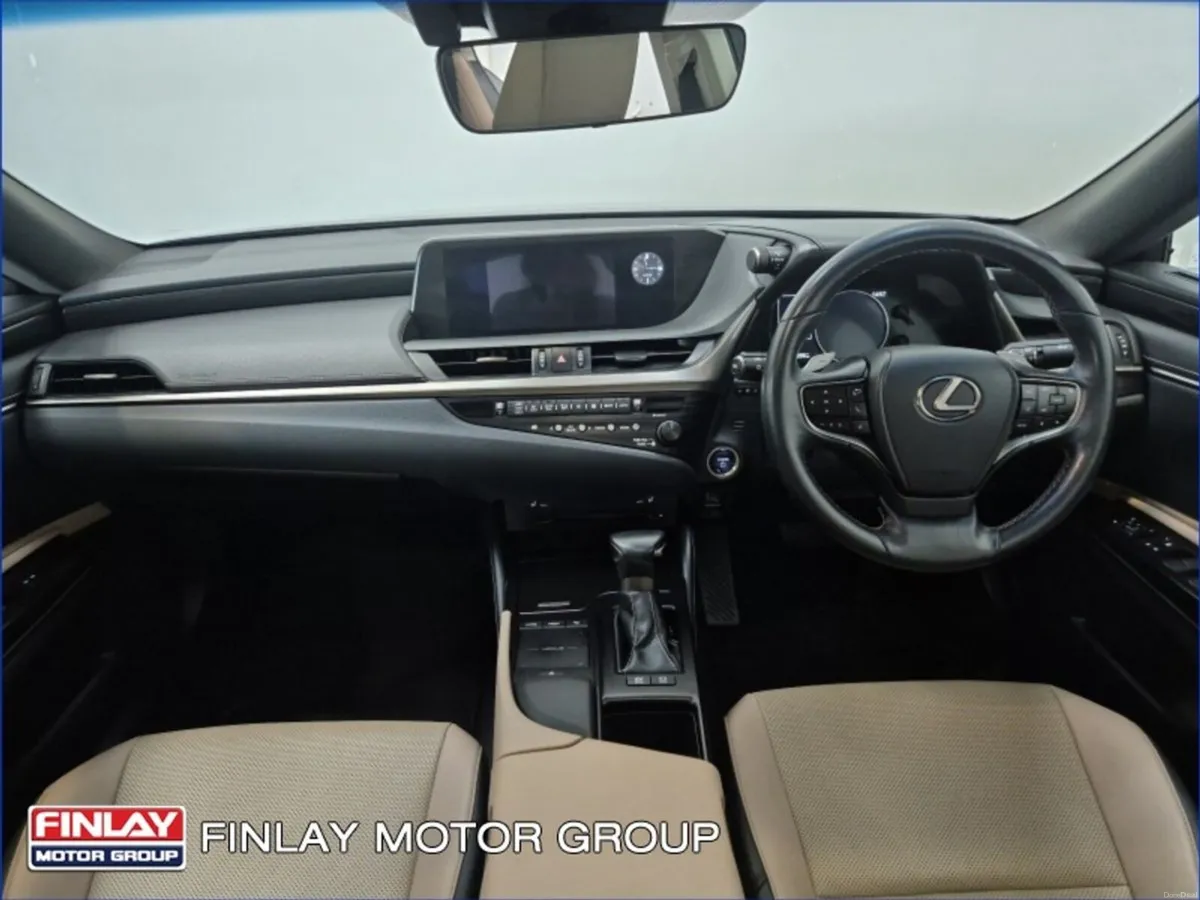 Lexus ES 300h Executive - Image 3