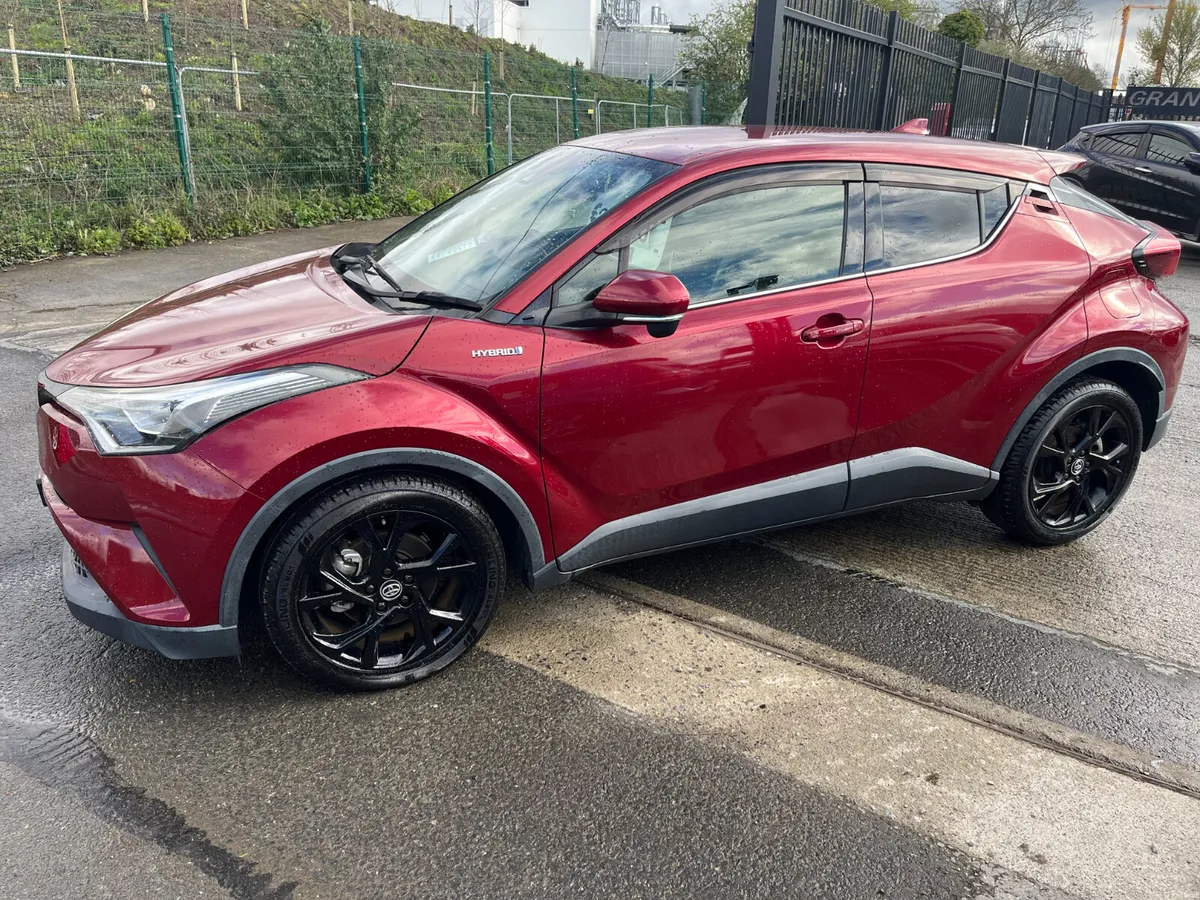TOYOTA C-HR 2019, 1.8 HYBRID AUTO LOW KM HIGH SPEC - Image 4