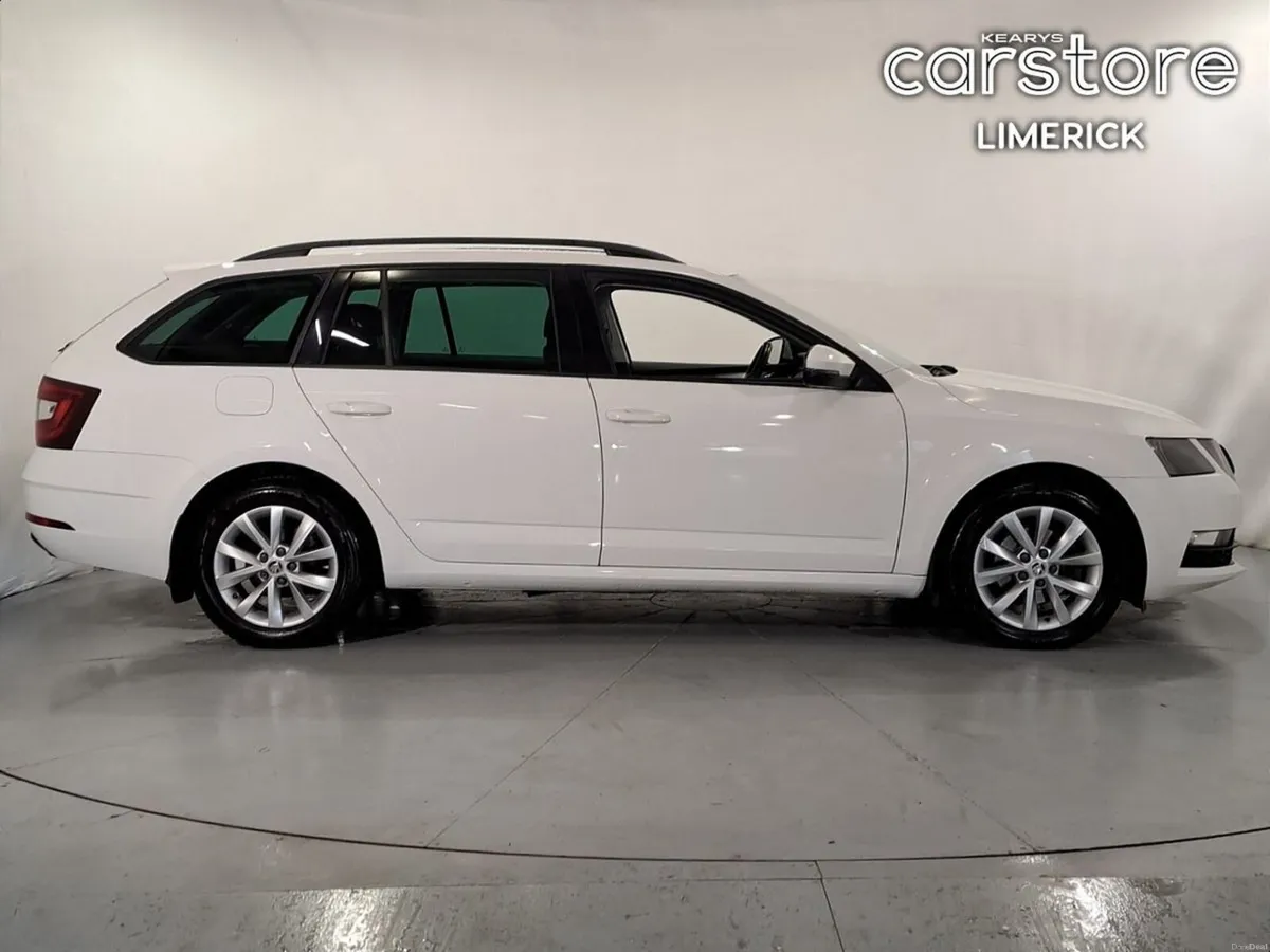 Skoda Octavia COMBI AMBITION 1.6TDI 115HP - Image 2