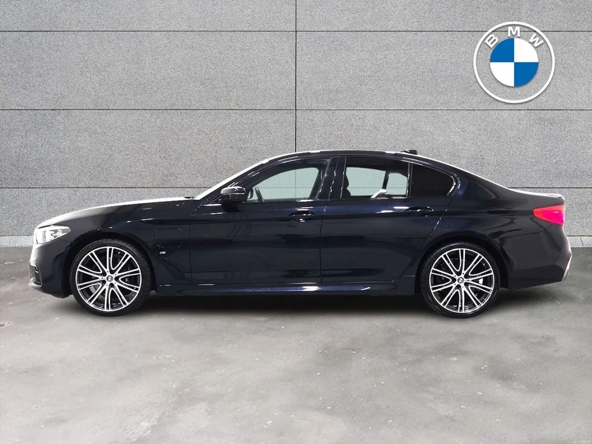 BMW 5-Series 530e M Sport iPerformance Saloon - Image 3