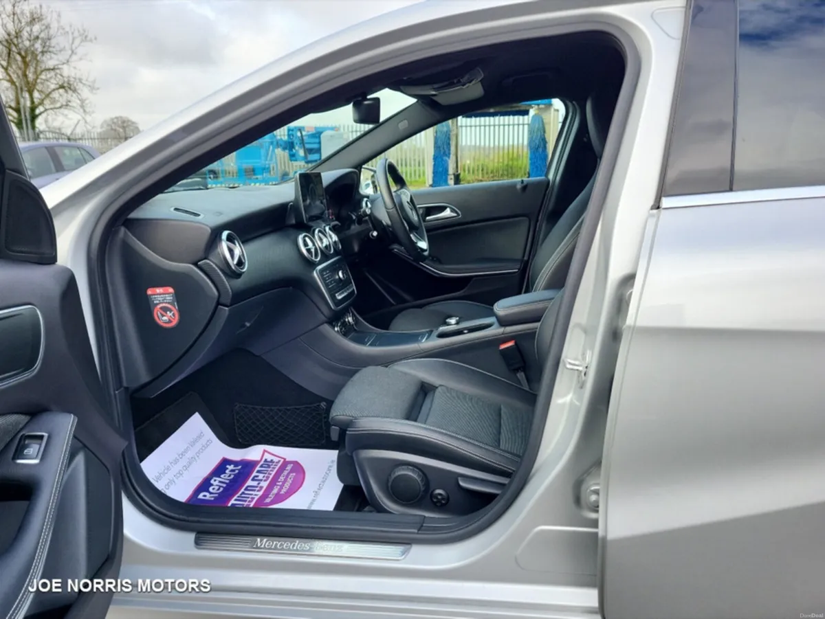 Mercedes-Benz A-Class AUTOMATIC AMG PACK - Image 4