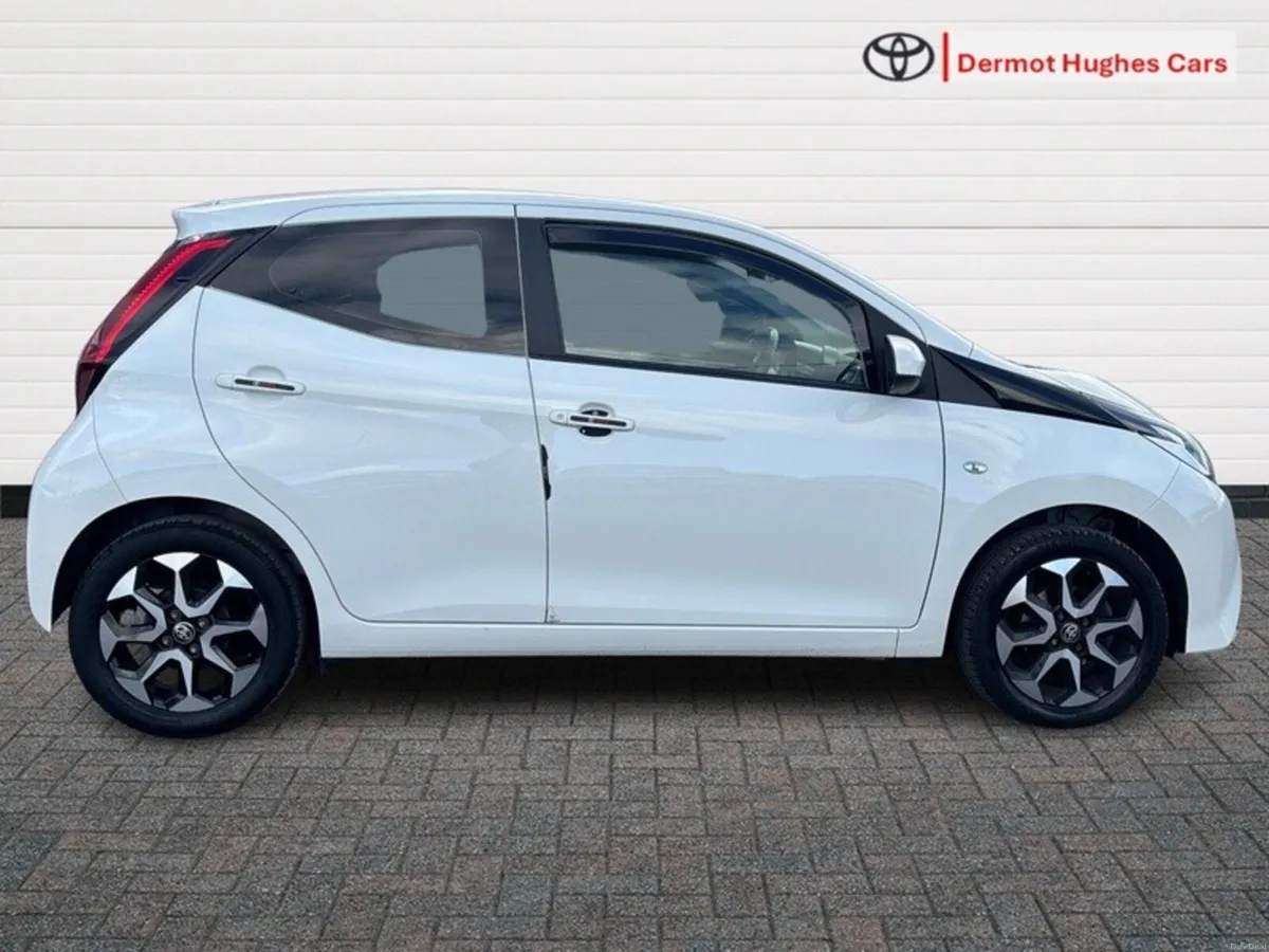 Toyota Aygo 1.0 5 DR X-PLAY - Image 3