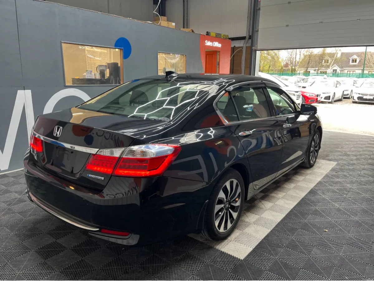 Honda Accord 2016 HONDA ACCORD HYBRID EX 2.0 AUTOM - Image 2