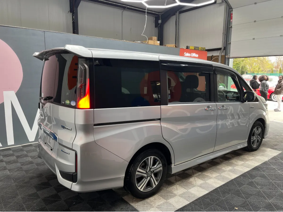 Honda Stepwagon 2018 HONDA STEPWAGON SPADA HYBRID - Image 2