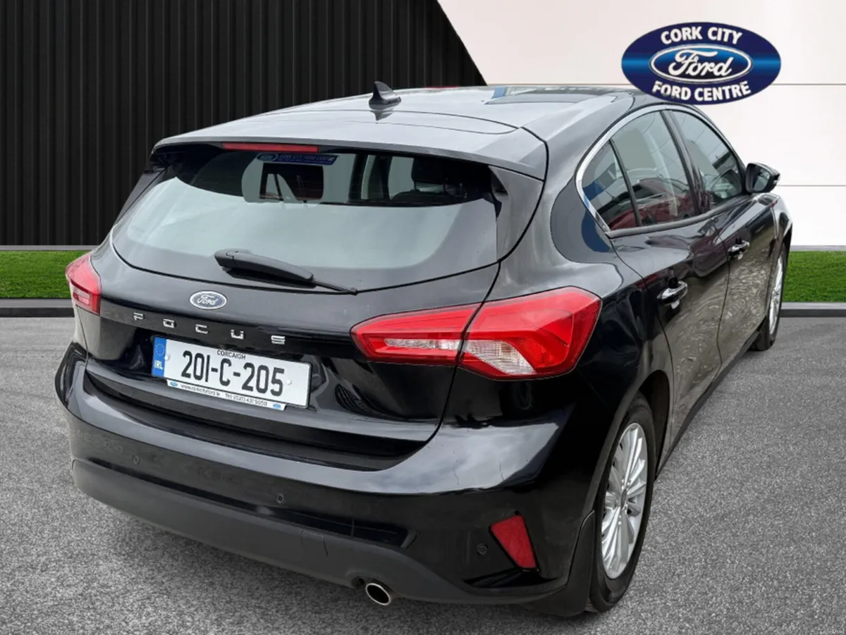 Ford Focus TITANIUM 1.0 ECOBOOST 12 125 4DR - Image 4